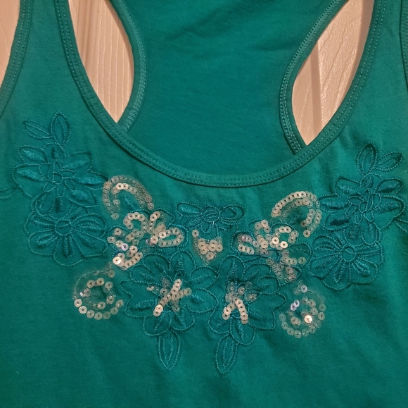 TEAL/TURQUOISE TANK TOP WITH SEQUINED DETAILING ON THE NECKLINE (XS) - Picture 2 of 3